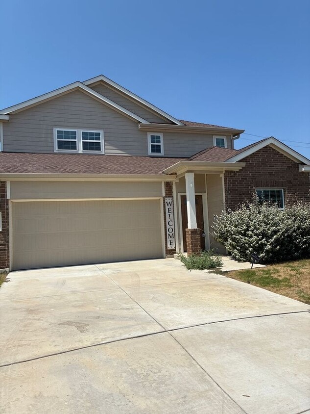 Primary Photo - Charming 4 beds 2.5 baths in San Antonio!