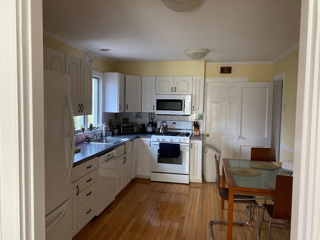 Primary Photo - 21 Bonwood St