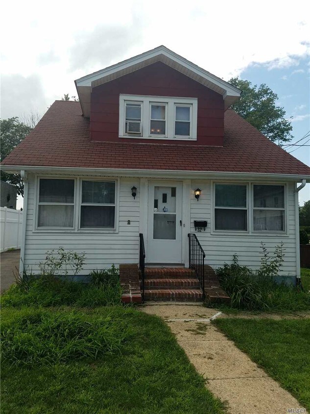 32 Westend Ave, Freeport, NY 11520 House Rental in Freeport, NY