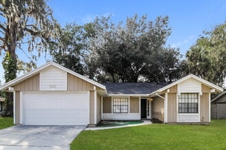 Building Photo - 647 Redwood Dr