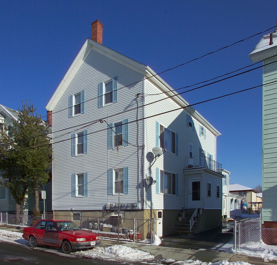 Primary Photo - 293 Davis St