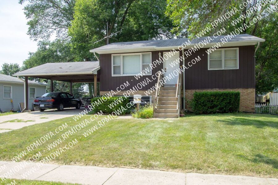 Foto principal - WEST AMES!! - 2 Bedroom, 1 Bath Duplex in ...