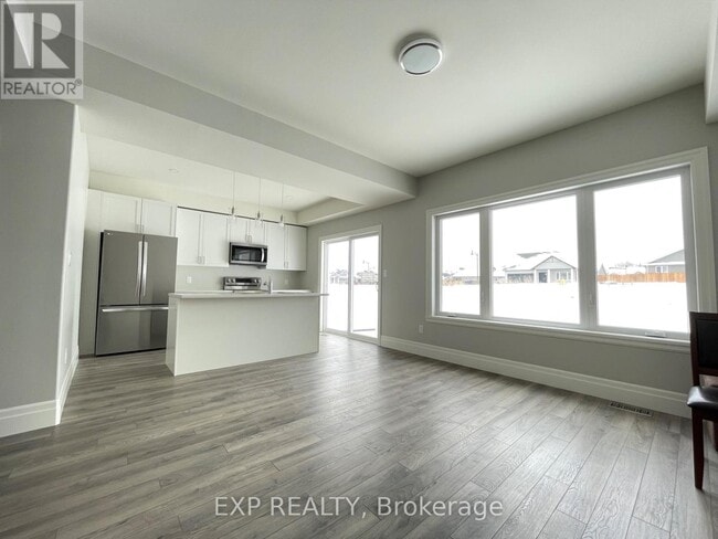 Building Photo - 76 Campbell Cres