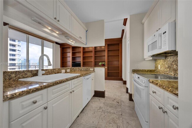 Foto del edificio - 808 Brickell Key Dr