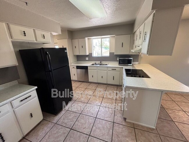 Building Photo - 5322 W Caron St