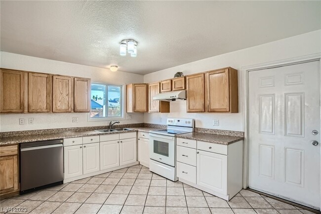 Building Photo - 6124 Edgewood Cir