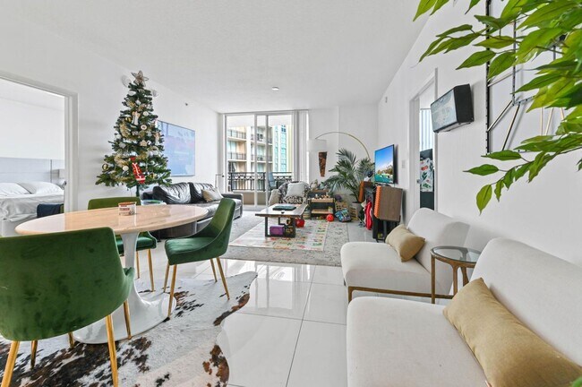 Building Photo - 550 Okeechobee Blvd