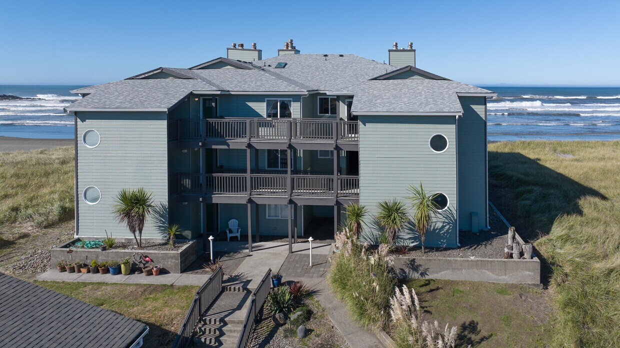 Primary Photo - 1443 Ocean Shores Blvd SW