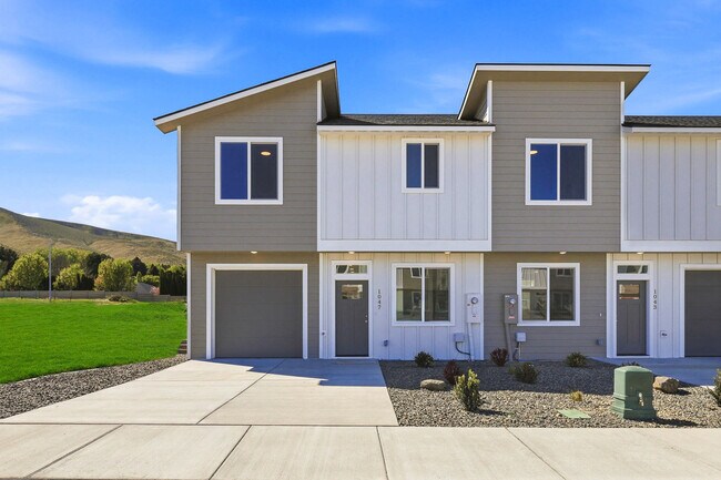 Driveway & Front Entry - The Ridge Townhomes