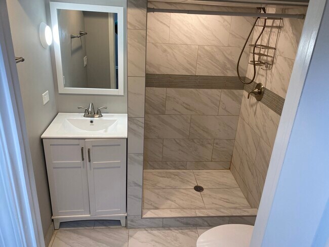 Building Photo - 5302 N Rutherford Ave