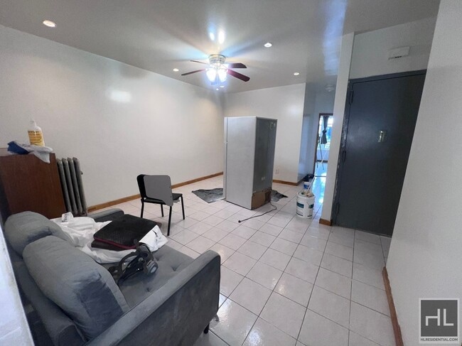 Building Photo - Spacious, Bright, 3 Bedroom Apt in Prospect Lefferts Gardens **Near Prospect Park