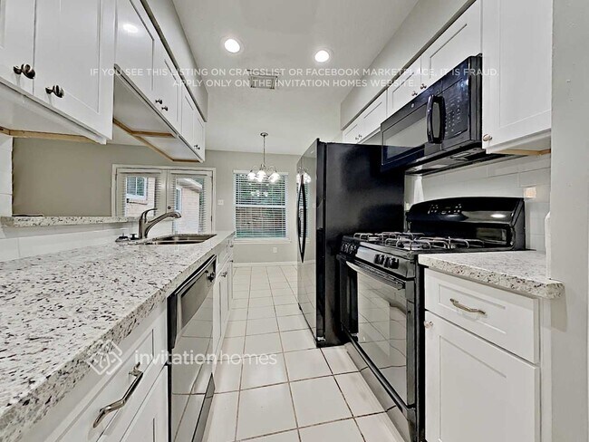 Building Photo - 1218 Epsilon St