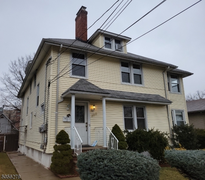 Primary Photo - 300 Parker Ave