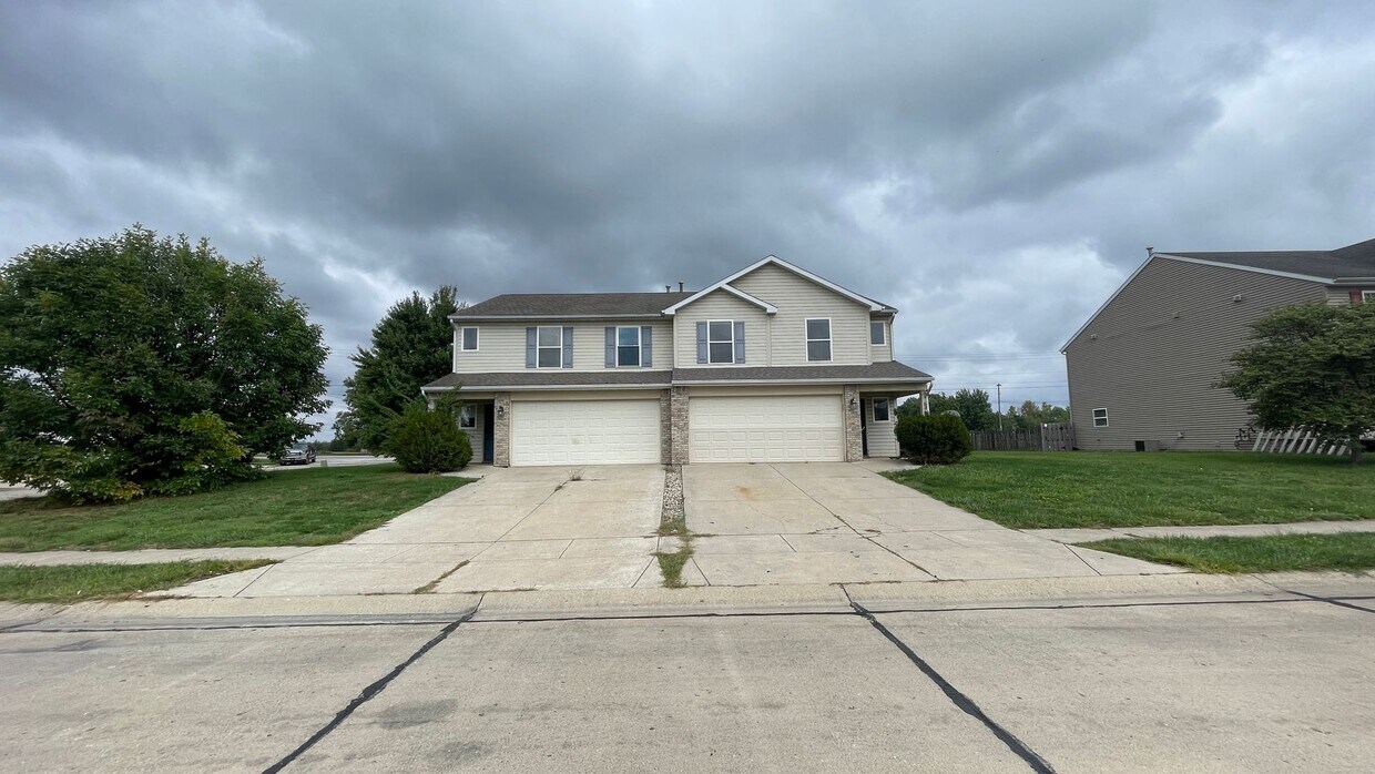 Primary Photo - Large Duplex...Lindberg Village