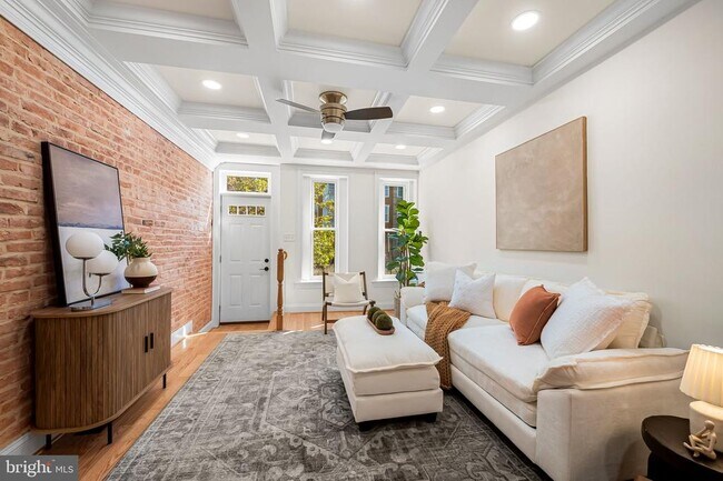 Foto del edificio - 1724 S Hanover St