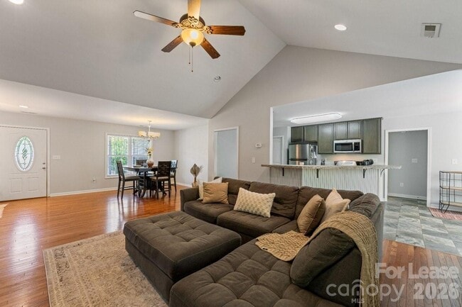 Building Photo - 155 Rose Brier Lane.