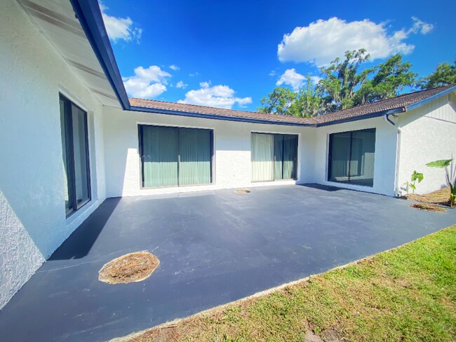 Foto del edificio - 3300 SE 30th Terrace
