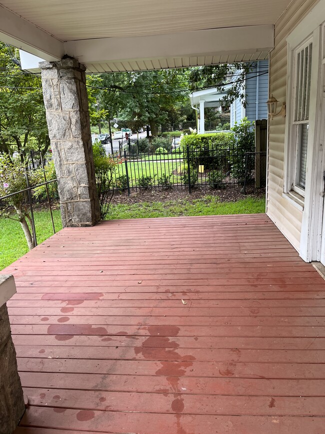 Large front porch - 362 Mell Ave NE