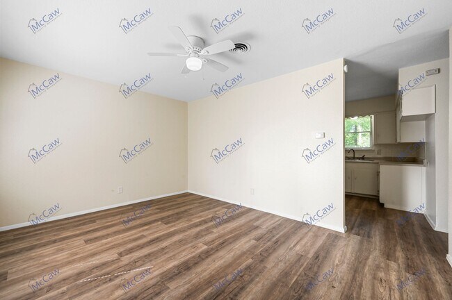 Building Photo - Great 3/1 in Mesquite!