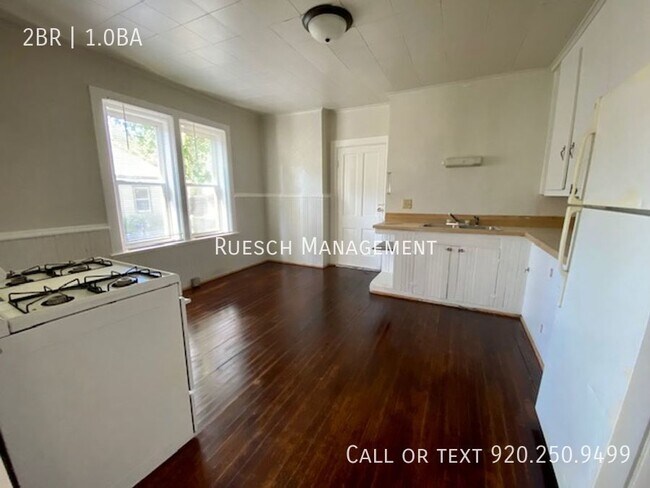 Building Photo - Spacious 2 Bedroom 1 Bath Lower Duplex-Ava...
