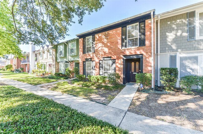 Foto del edificio - 14341 Misty Meadow Ln