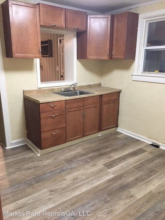 Foto del edificio - 3 br, 1 bath House - 1011 Albany Road