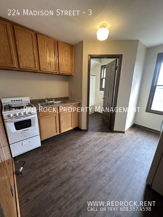 Foto del edificio - 224 Madison St