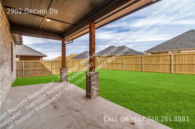Building Photo - 2902 Orchid Dr
