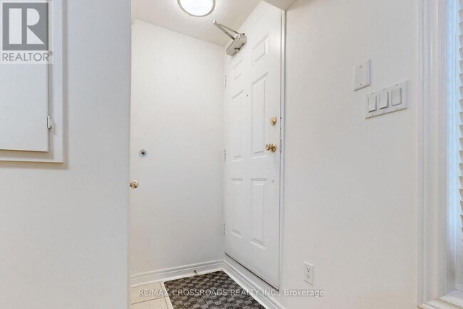 Building Photo - 312 John St.