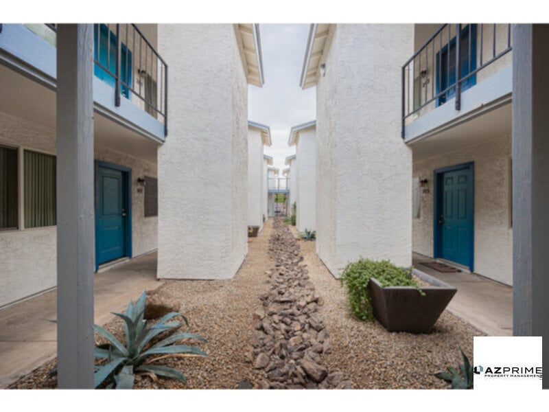 Primary Photo - FREE FIRST MONTH'S RENT MOVE IN SPECIAL! Charming 1/1 Apartment in a Prime Phoenix Location - Lower-