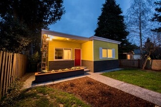 Building Photo - 10039 Ashworth Ave N