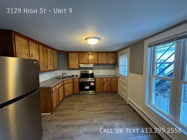 Building Photo - Newly Remodeled 2 Bedroom Unit in Palmer! ...