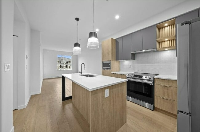 Building Photo - 20695 Eastleigh Cres