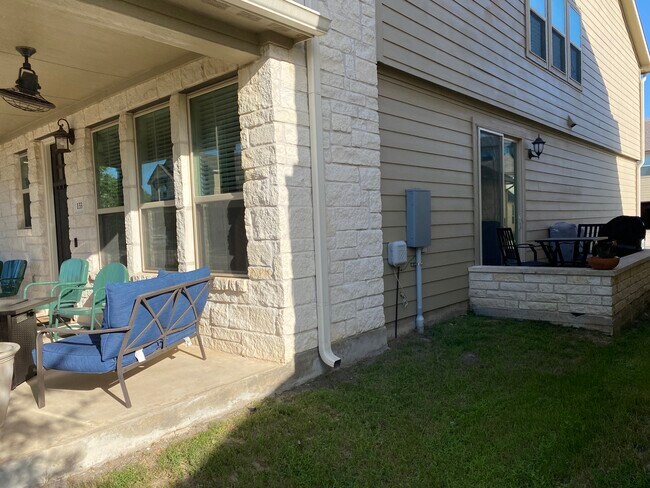 Foto del edificio - 133 Buckthorn Dr