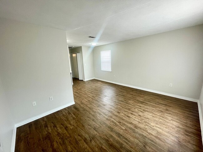 Photo - 581 Dexter Dr Apartment