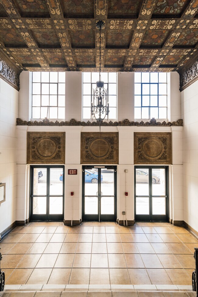 Lobby - 200 N San Fernando Rd