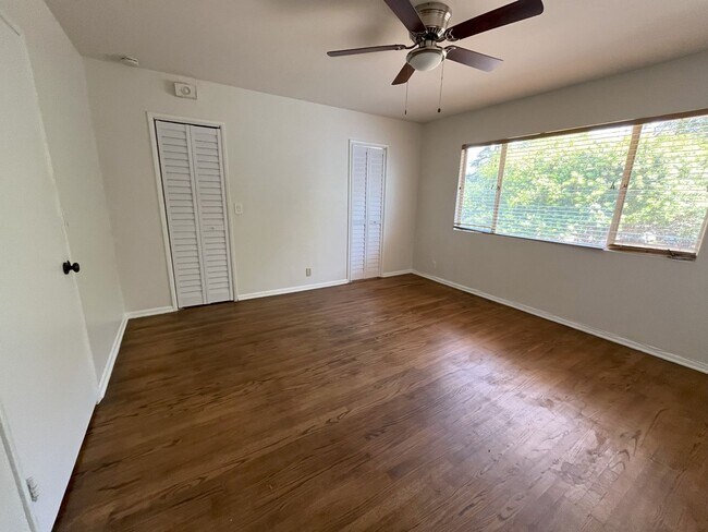 Foto del edificio - 620 S Kalmia St