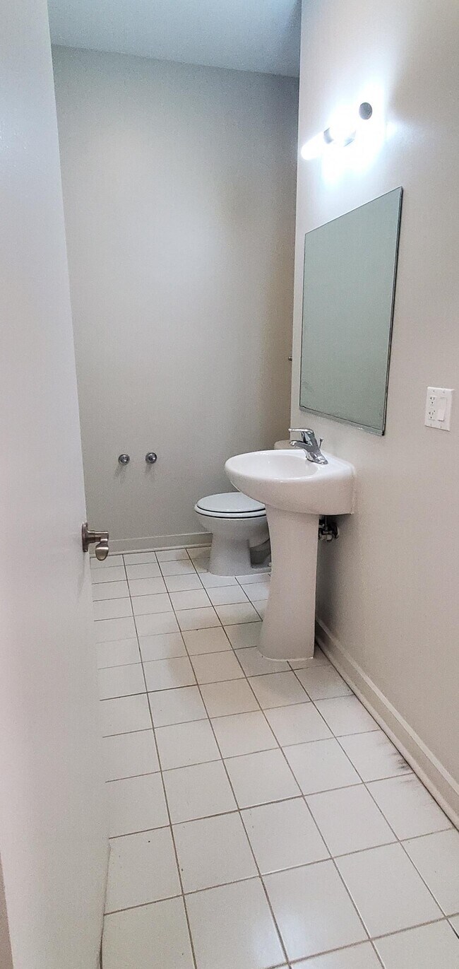 Foto del edificio - 2909 W 64th St