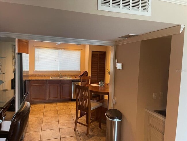 Building Photo - 6315 Newtown Cir