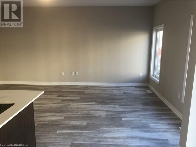 Building Photo - 324 Equestrian Way