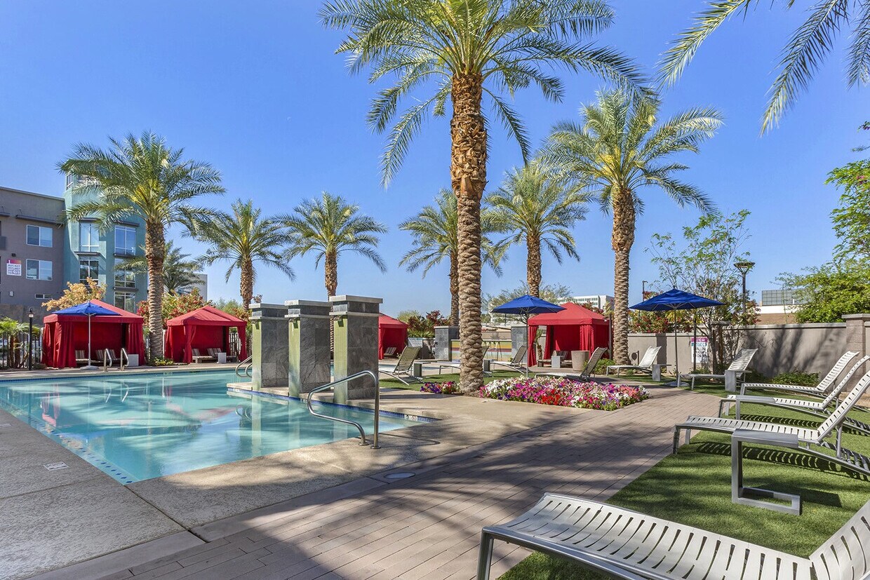 CIRQ 44 Apartments 111 N Dupont Cir Phoenix, AZ