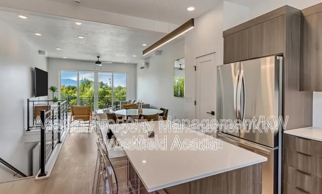 Building Photo - 4186 S Main St