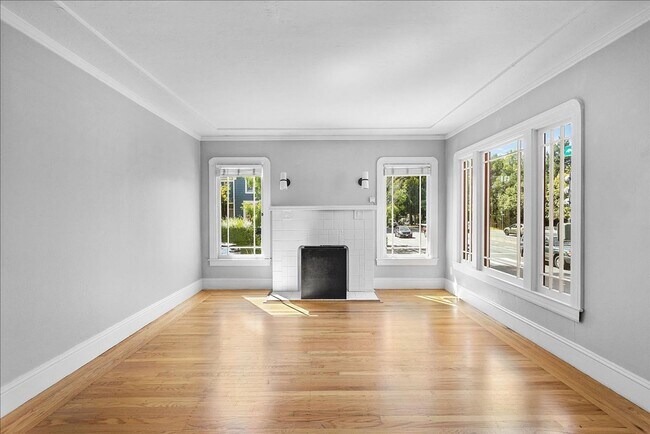 Building Photo - 5020 Shafter Ave