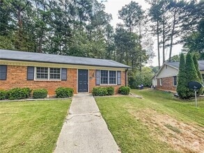Building Photo - 448 Charleston Ln