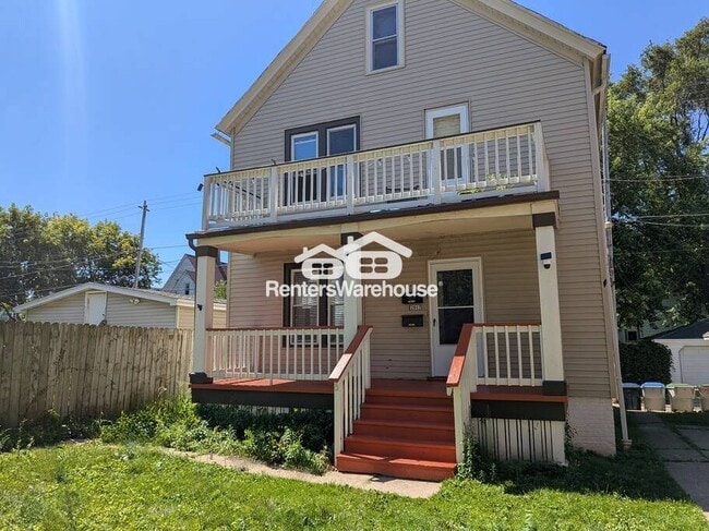 Building Photo - 2867 N Fratney St