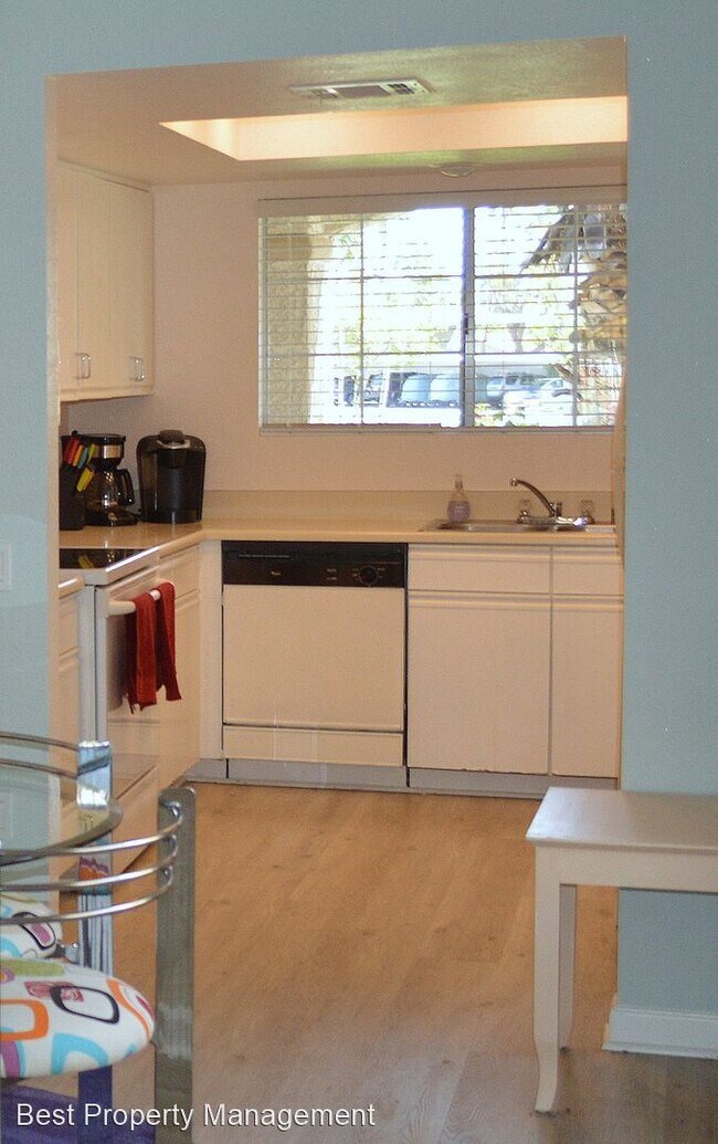 Building Photo - 2 br, 2 bath House - 2701 E. Mesquite, #G35