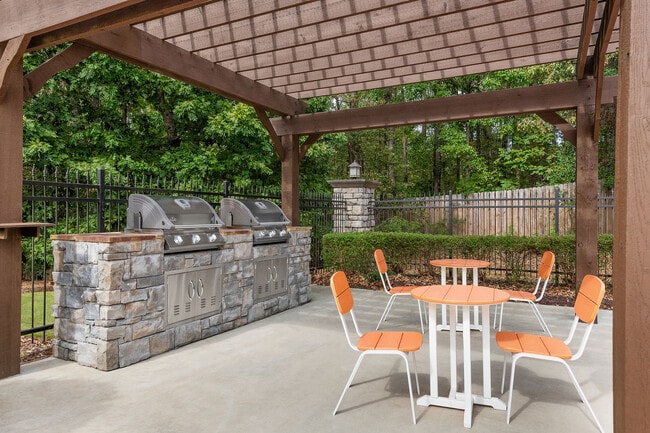 C203310_GRILLING_AREA - Villas at West Ridge