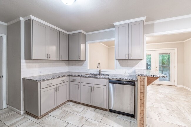 Building Photo - 2904 S Q St