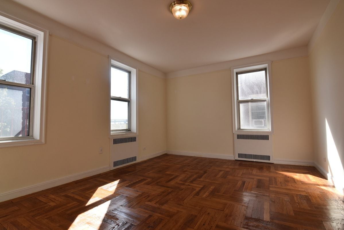 Building Photo - 150 95th St
