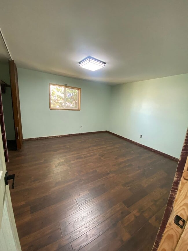 Building Photo - 47 W 600 N